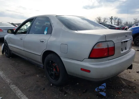 1997 Honda Accord Se from USA, damaged, VIN 1HGCD5609VA204501